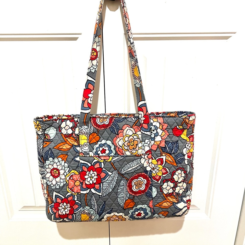 Vera Bradley Turnlock Tropical Evening Gray Tote